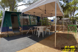 Inrichting luxe bungalowtent op camping Cala Gogo